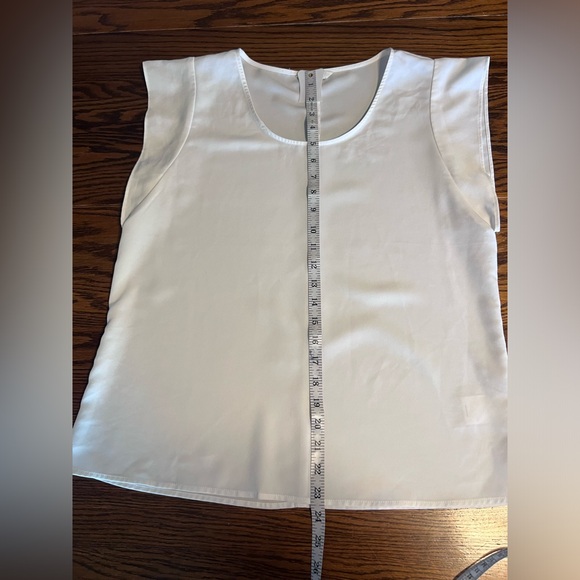 🔥EXPRESS white top bundle & save an additional 30% off 2+ items - Picture 5 of 6